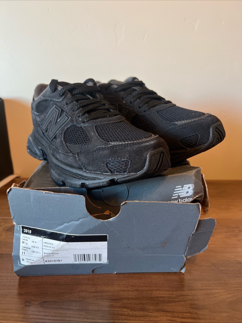 New Balance 2010 Lifestyle Men's Black Athletic Sneakers